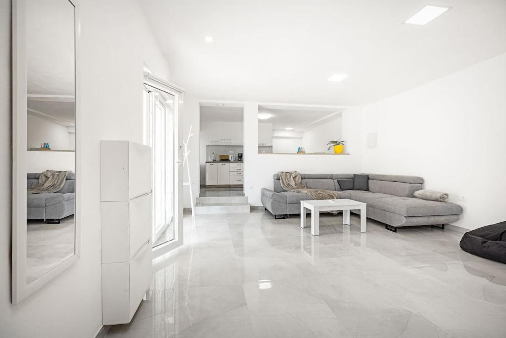 Apartment Olive Garden Near Pula 3 Km From Center And Only 4 Km From The Beach For 4 Persons Exterior foto